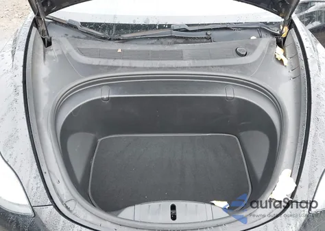 2018 Tesla Model 3 Long Range/Mid Range z USA, uszkodzony, nr VIN 5YJ3E1EA0JF154555